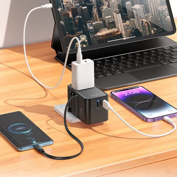 Hoco - Universal Charger (AC18) © - Image 3